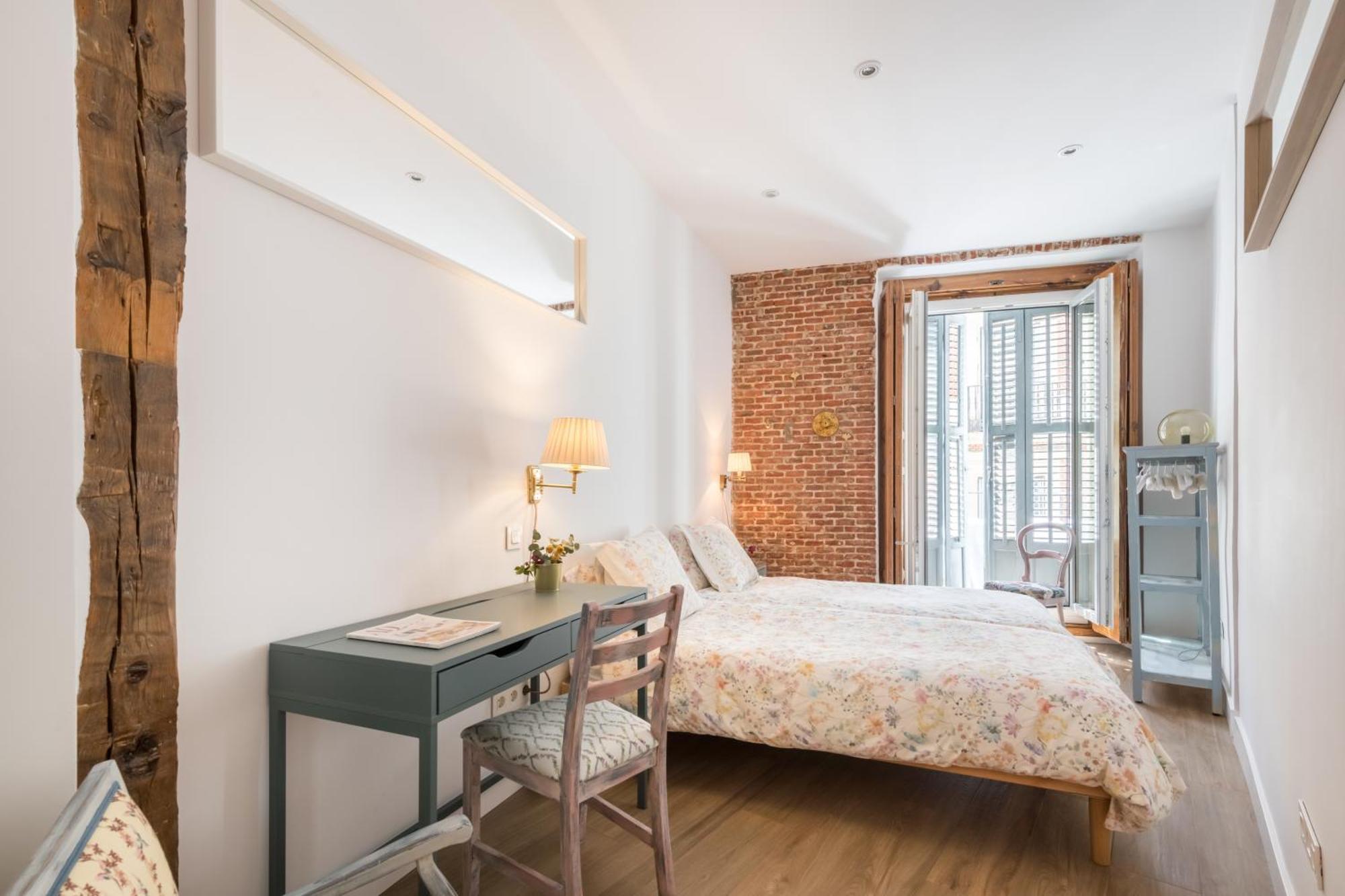 Prado Santa Ana 2bd/2ba * Madrid