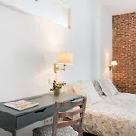 Prado Santa Ana 2BD/2BA