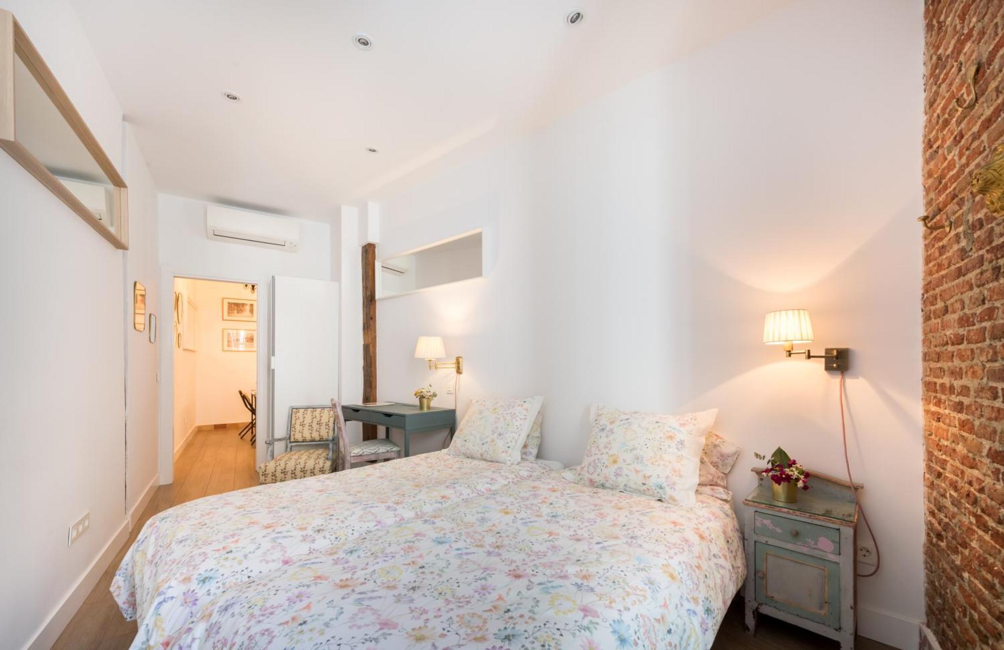 Prado Santa Ana 2bd/2ba * Madrid